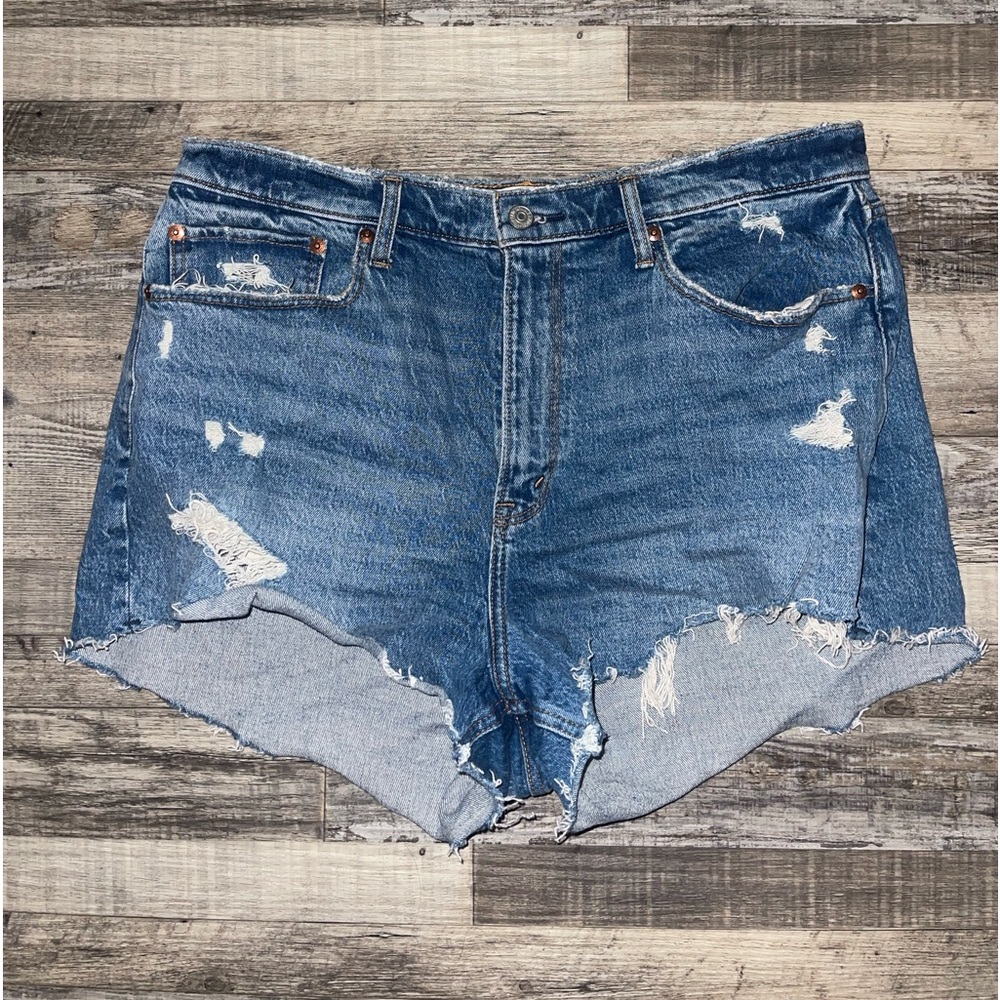 Abercrombie Curve Love High Rise Mom Short Size 32/14